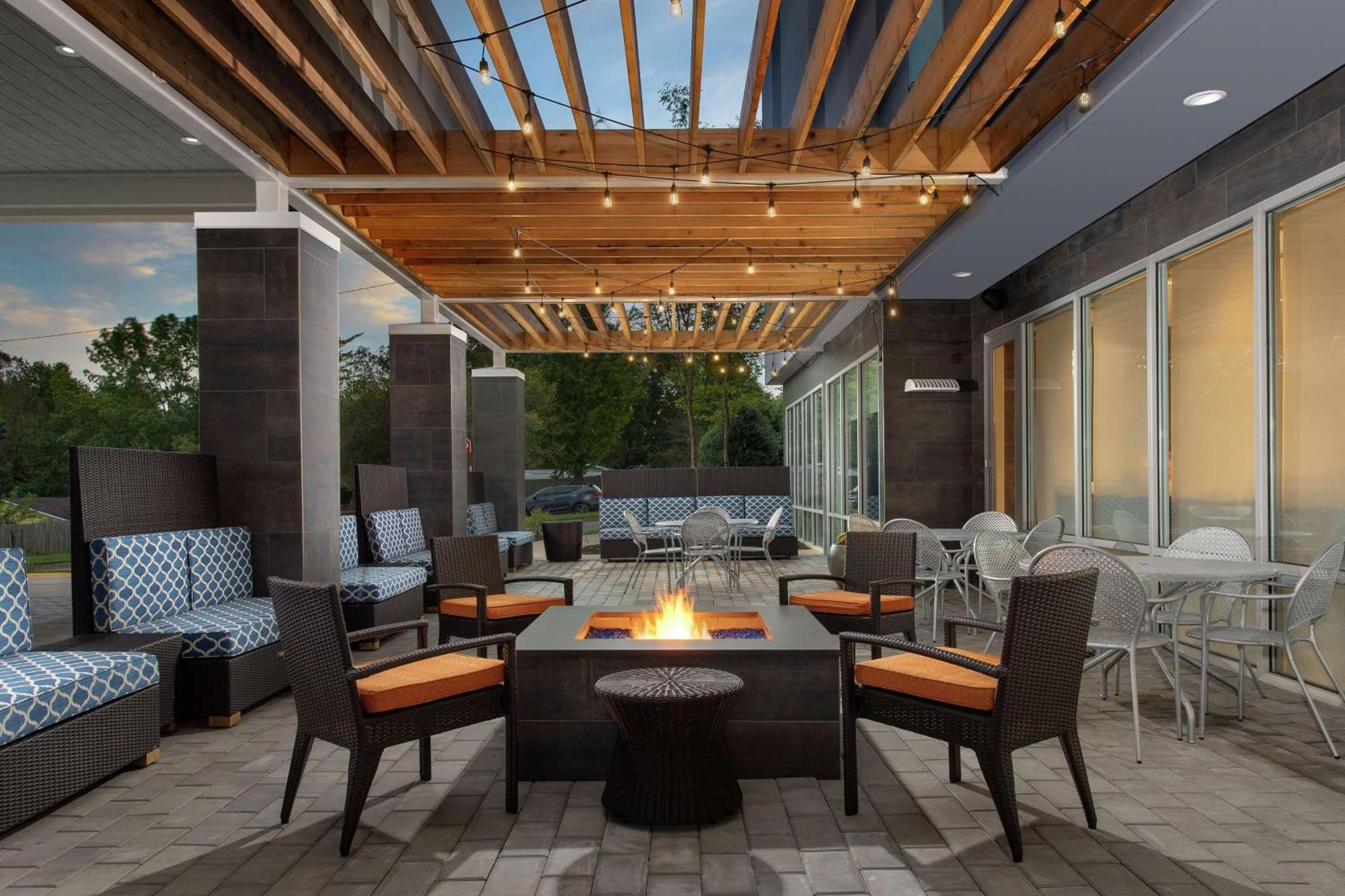 Home2 Suites By Hilton Charlottesville Downtown Экстерьер фото